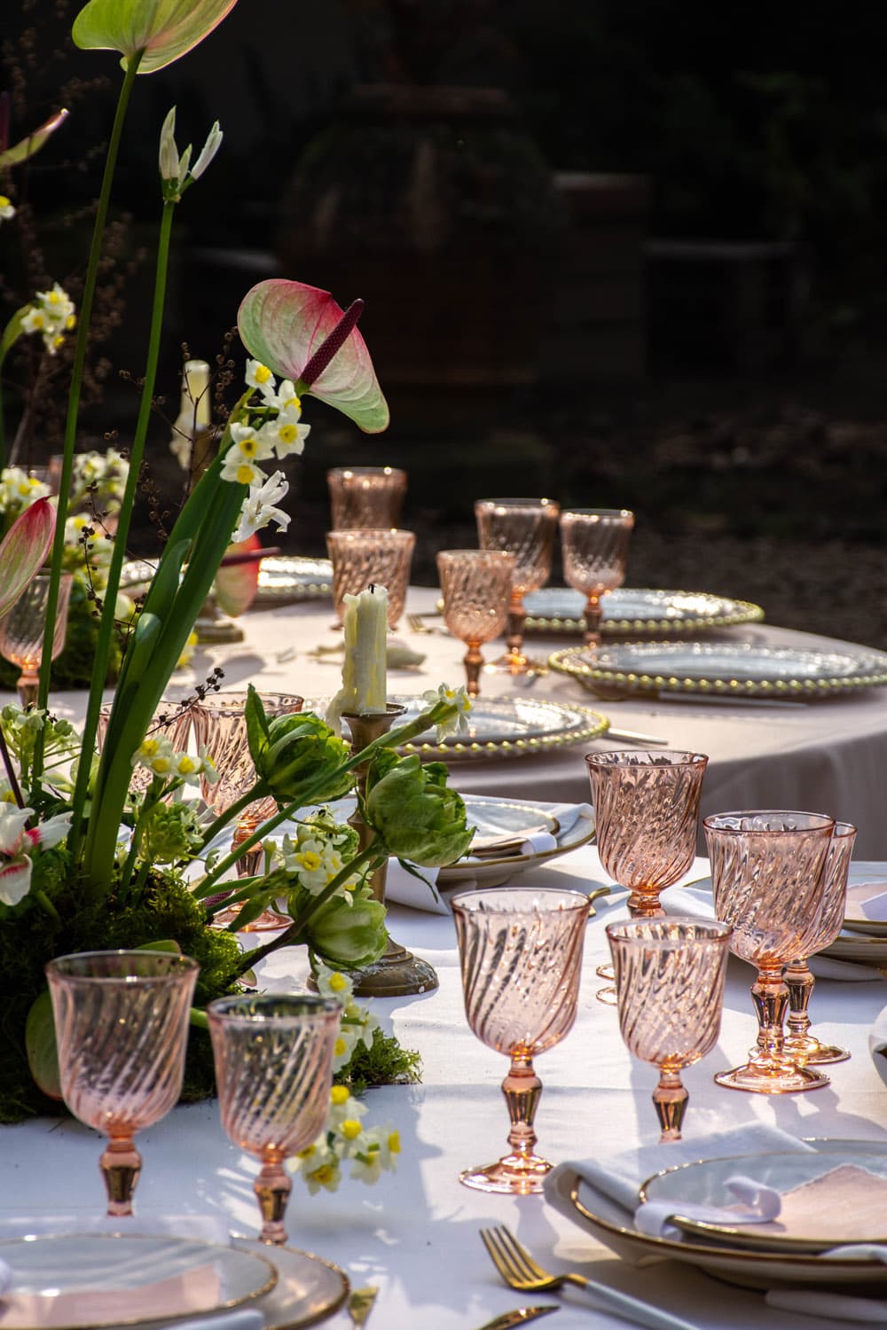 Wedding table design in an Italian villa near Milan.